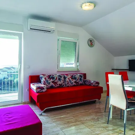 Apartment In 257 Podstrana